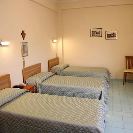 Istituto Piccole Ancelle Di Cristo Re Guest house 3*