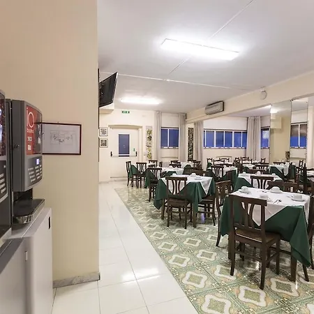 Istituto Piccole Ancelle Di Cristo Re Guest house Rome
