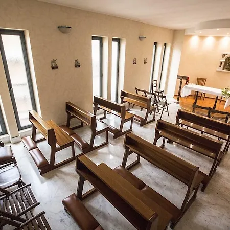 Istituto Piccole Ancelle Di Cristo Re Guest house Rome