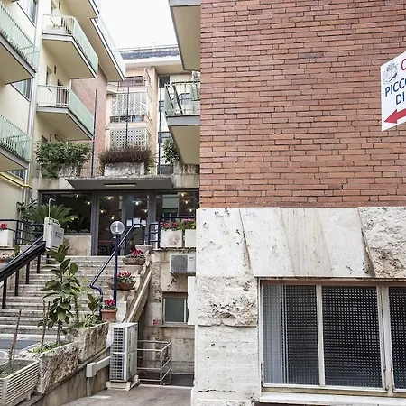 Istituto Piccole Ancelle Di Cristo Re 3* Rome